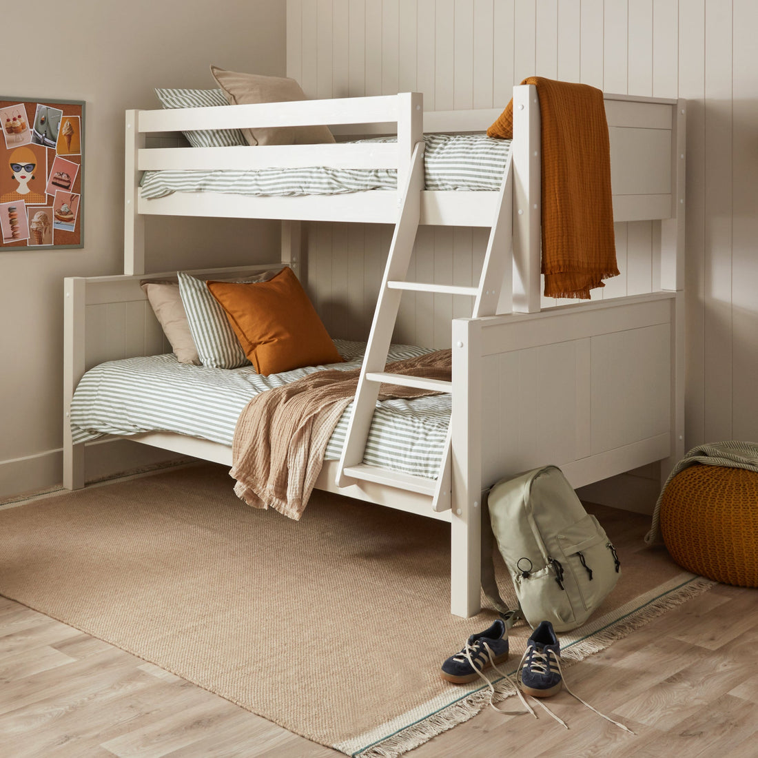 Hamptons Detachable Triple Sleeper Bunk Bed