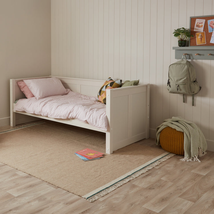 Kids 4+ Bedroom