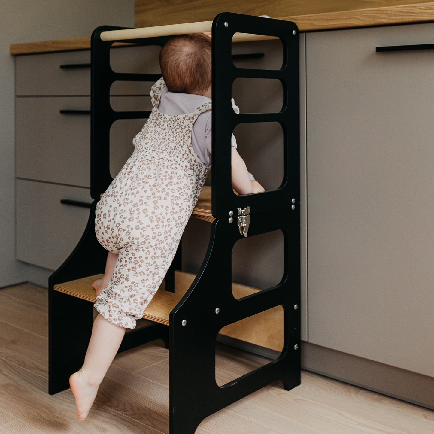 2-in-1 Lernturm &amp; Spieltisch