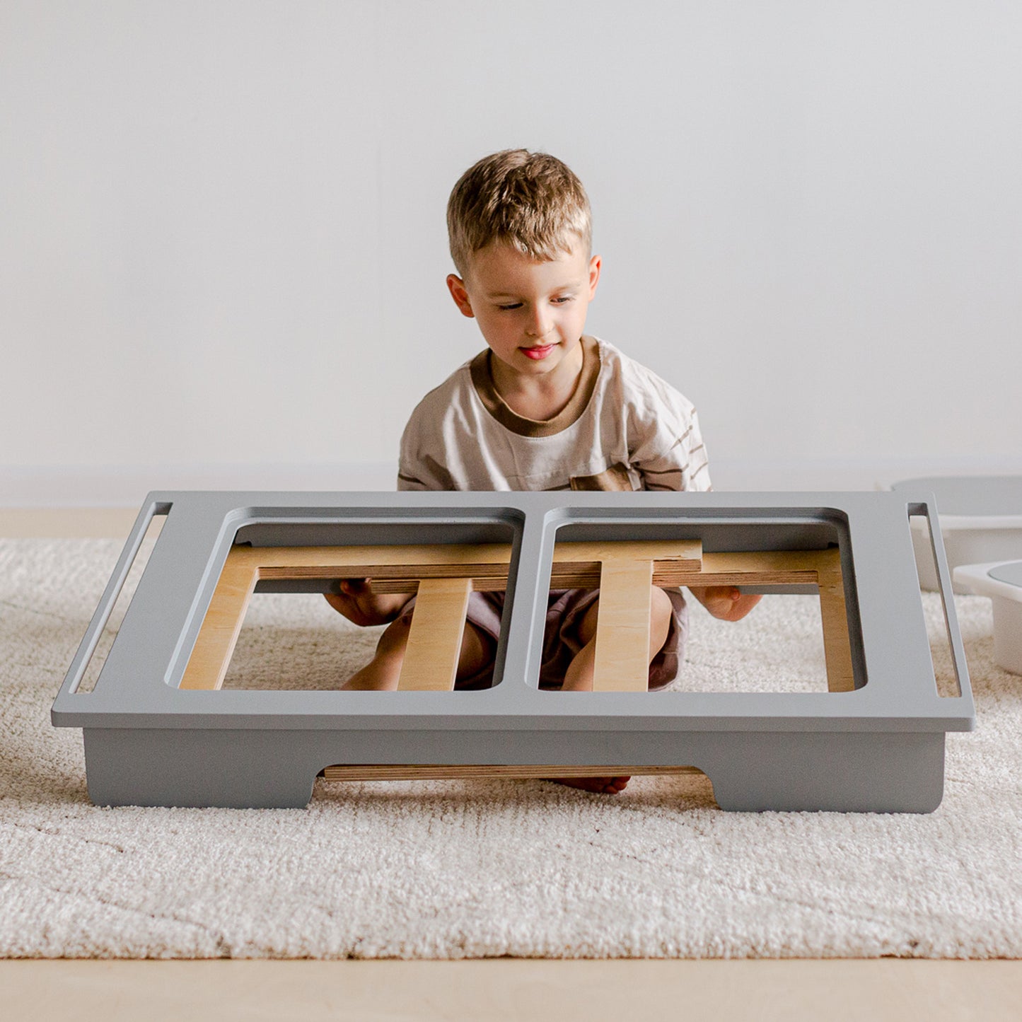 Faltbarer sensorischer Aktivitätstisch für Kinder