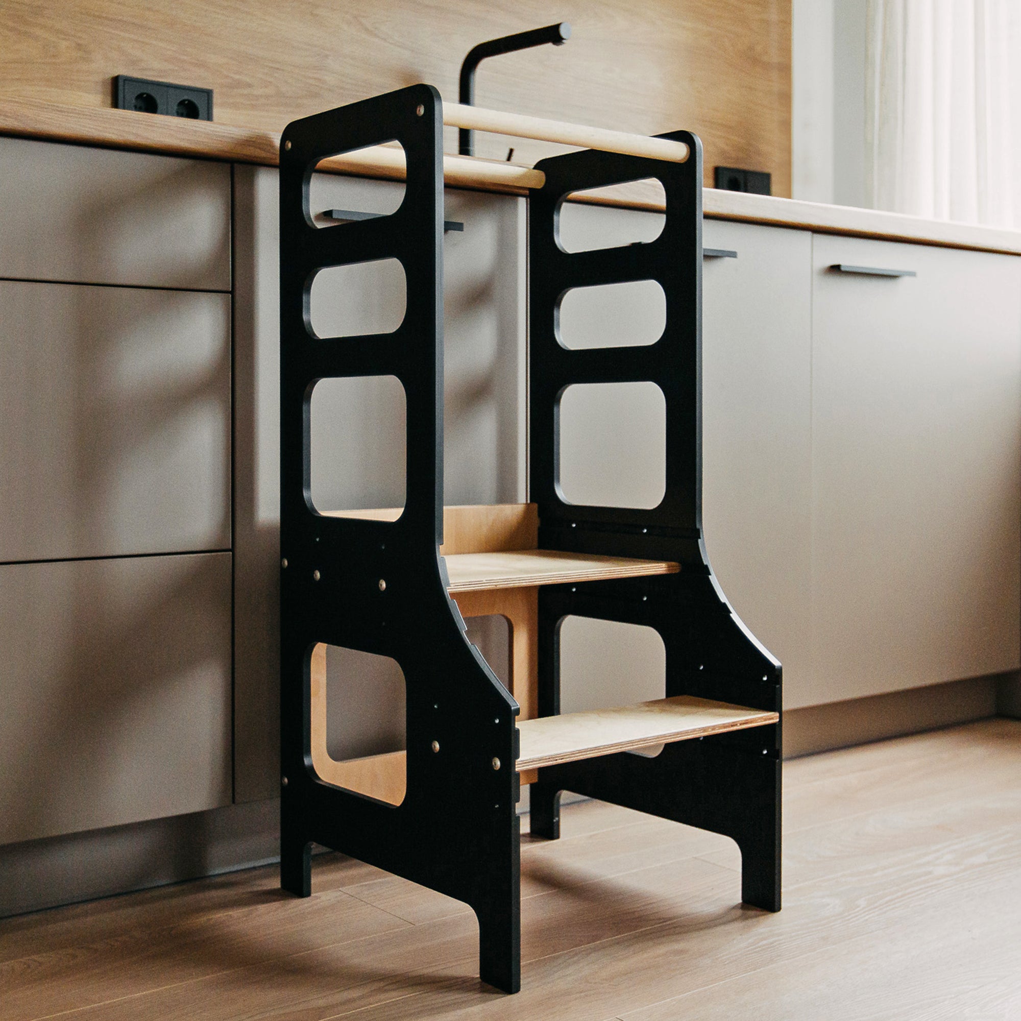 Höhenverstellbarer Lernturm