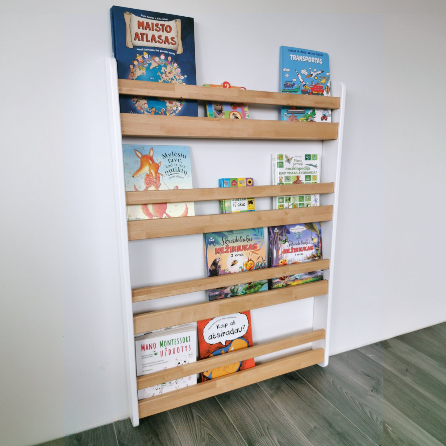 Montessori-Bücherregal zur Wandmontage