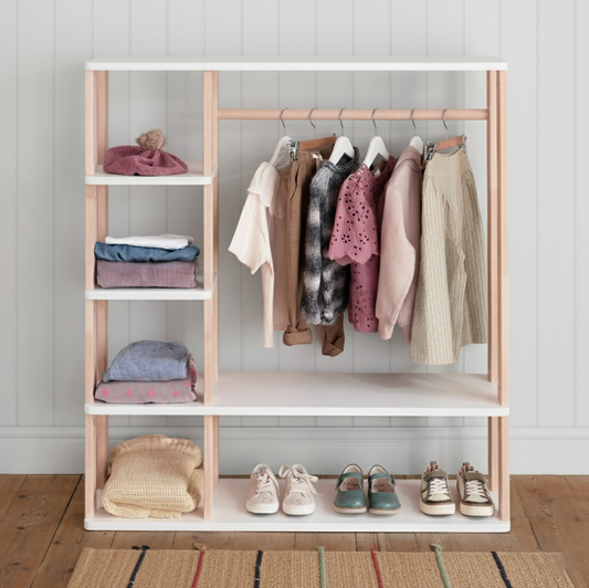 Close-up of Roomix Montessori wardrobe handle showing smooth edges and child-friendly design for safe use